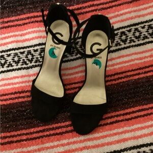 G by GUESS Shantel Sandals BLACK SUEDE Size 8M
